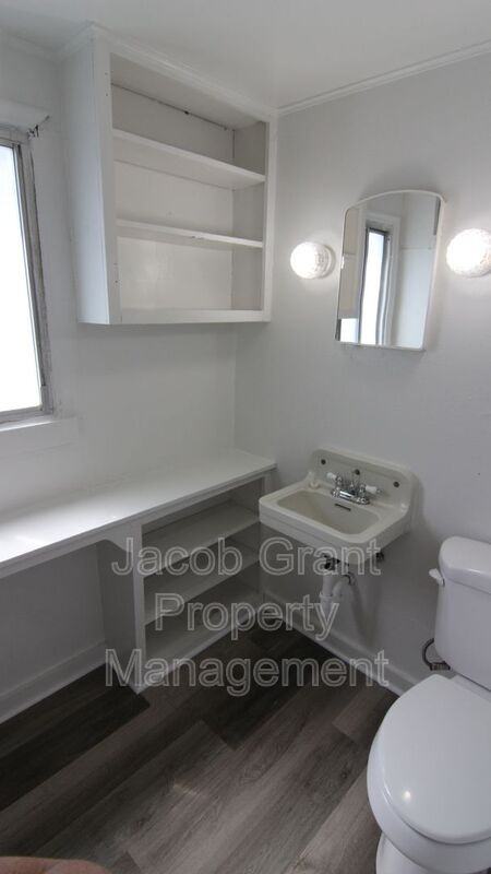 1282 Highland Dr #2 - Photo 7 of 13