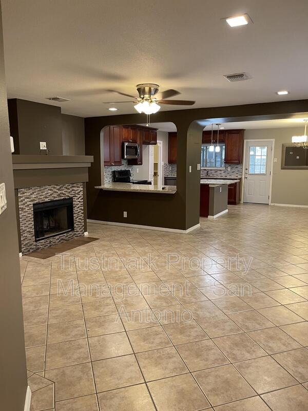 8335 Bent Meadow Dr - Photo 3 of 40