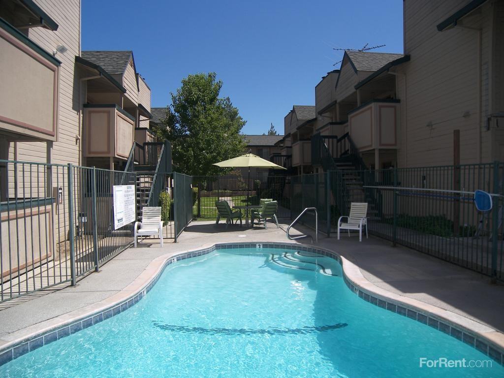 College Glen Apartments - Photo 3 of 3