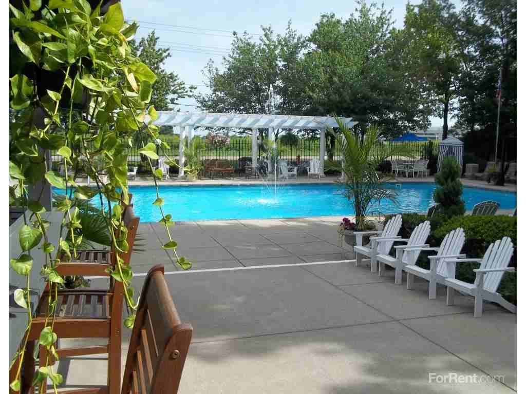 Stratford Chase - Photo 2 of 3