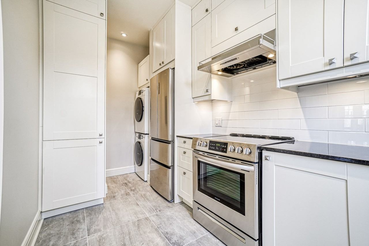 4970 Chemin de la Côte-des-Neiges #10 - Photo 2 of 15