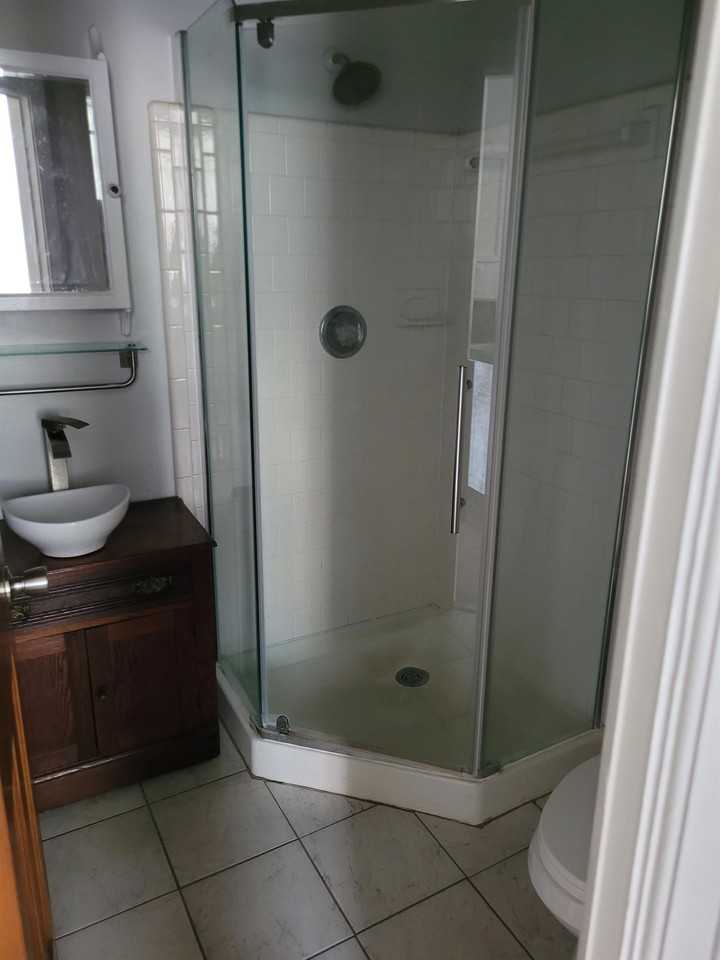 2517 W Grace St #1 - Photo 3 of 10