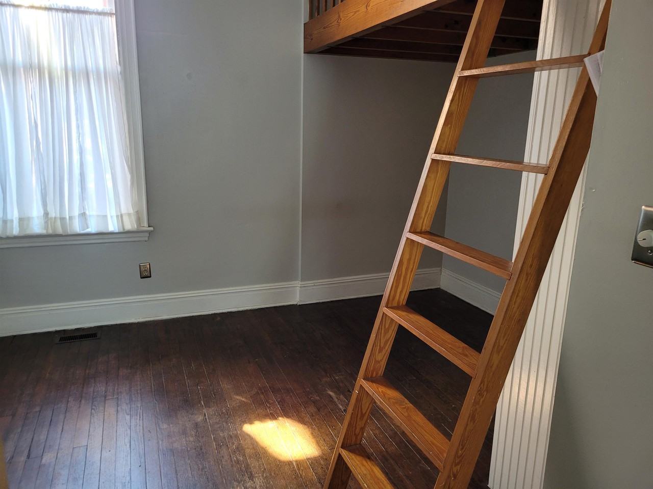 2517 W Grace St #1 - Photo 4 of 10