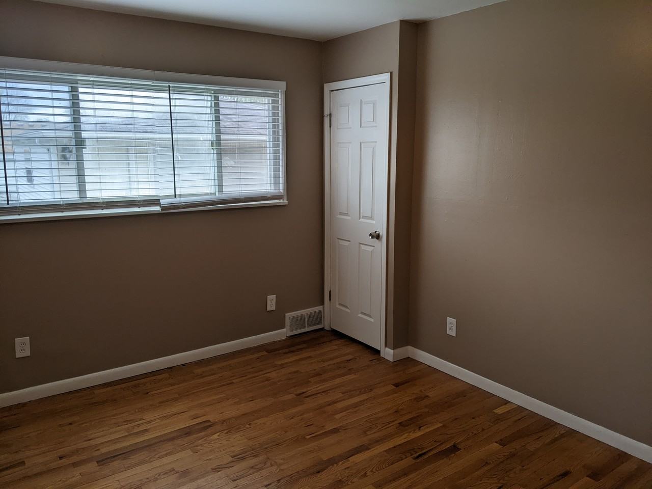 33381 Florence Street - Photo 5 of 11