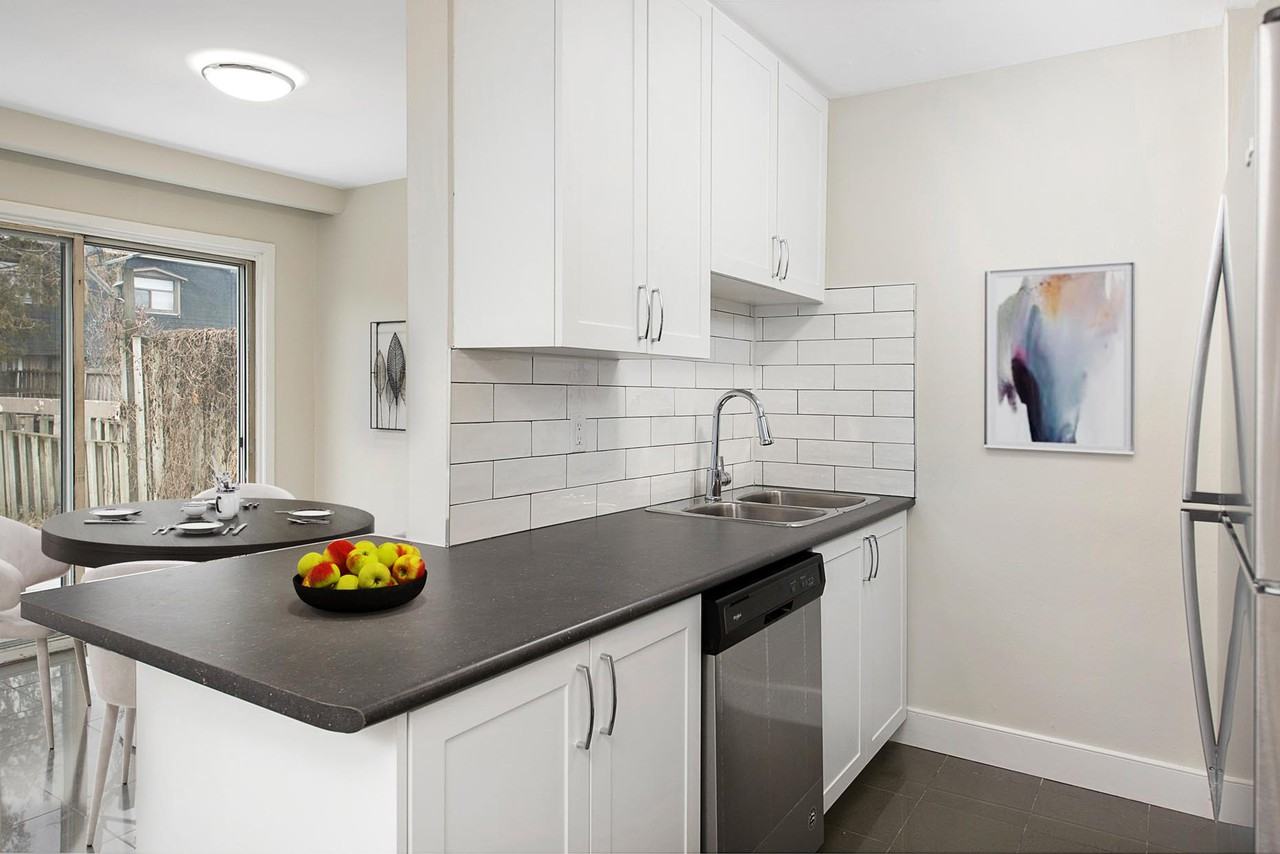 Ardglen Place - Photo 3 of 5