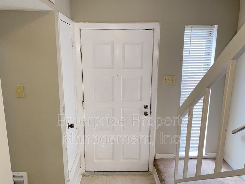8176 Harley St - Photo 4 of 32
