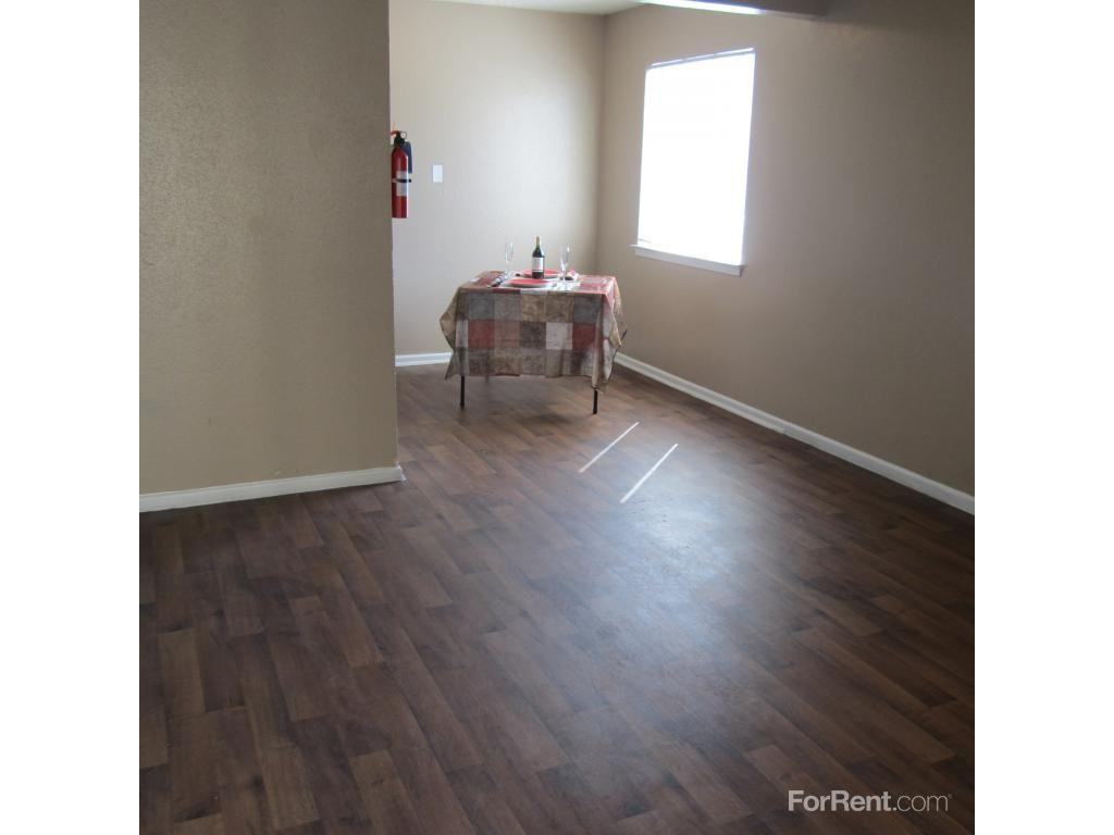Texana - Photo 3 of 8