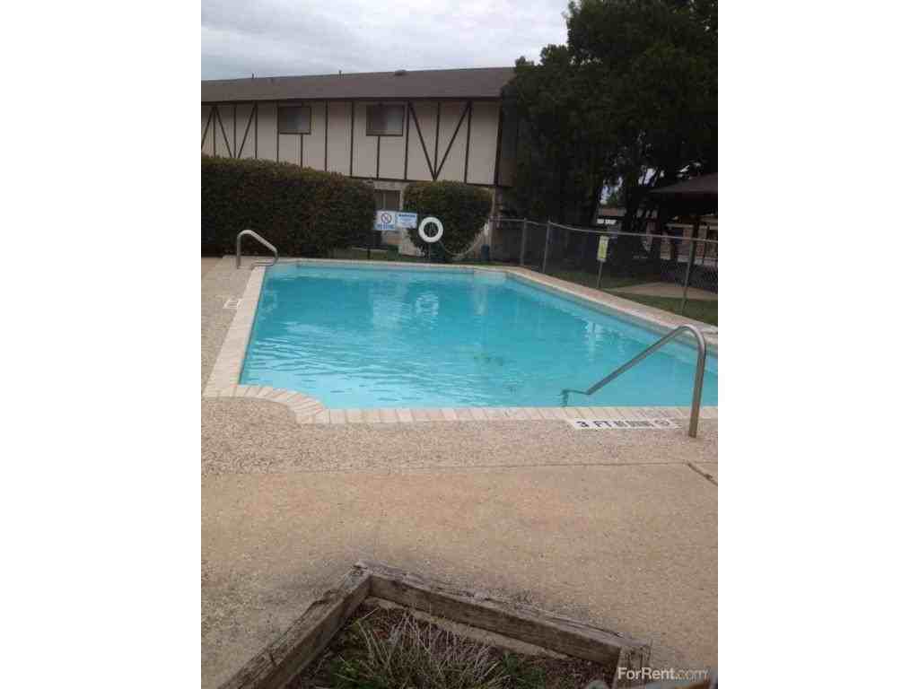 RiverStone (formerly Edelweiss) Apartments 845 S Business Ih 35, New