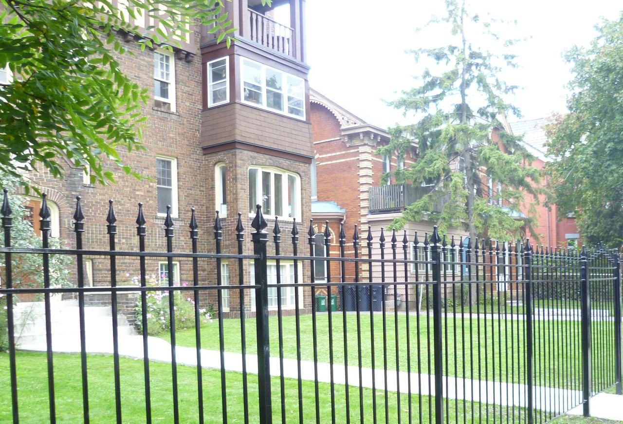 Gray's Inn Court - Photo 2 of 19