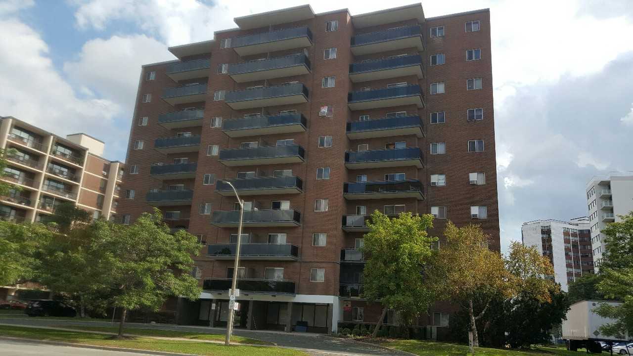 Linda Court Apartments 90 Paisley Blvd W, Mississauga, ON L5B 1E2