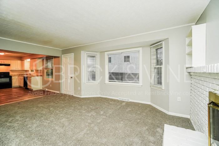 5202 Northtowne Blvd - Photo 3 of 18