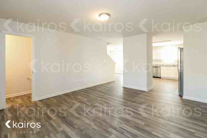 224 Wedgewood Dr - Photo 2 of 16