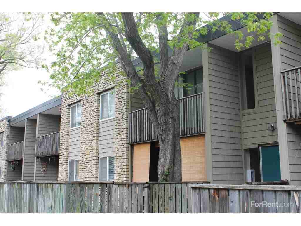 Gladstone Square - Photo 2 of 2