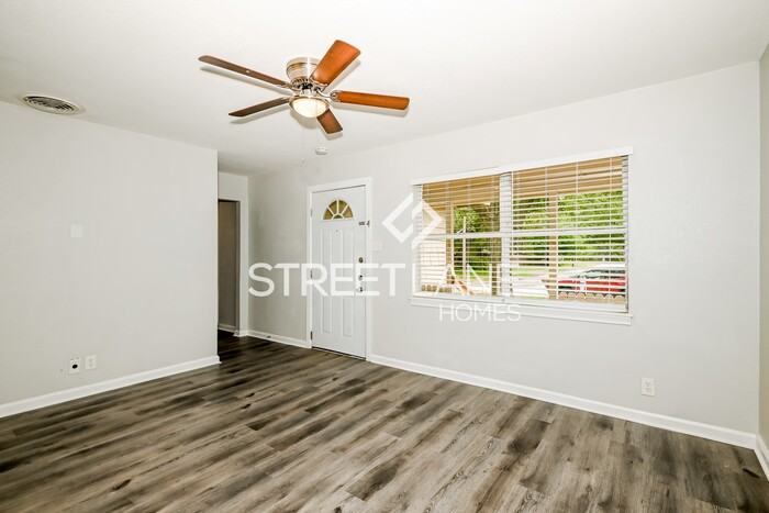 1501 Juanita Dr - Photo 2 of 15