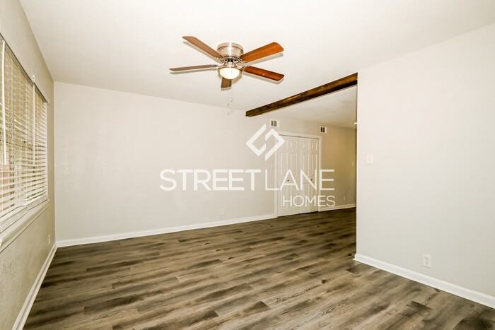 1501 Juanita Dr - Photo 3 of 15