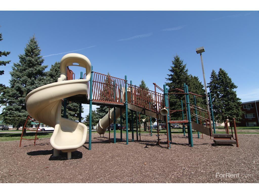 Covington Court - Photo 3 of 19