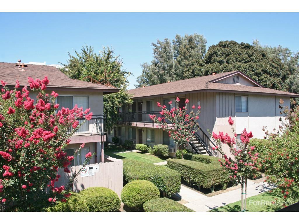 The Village Apartments (Santa Ana) 521 N Tustin Ave, Santa Ana, CA