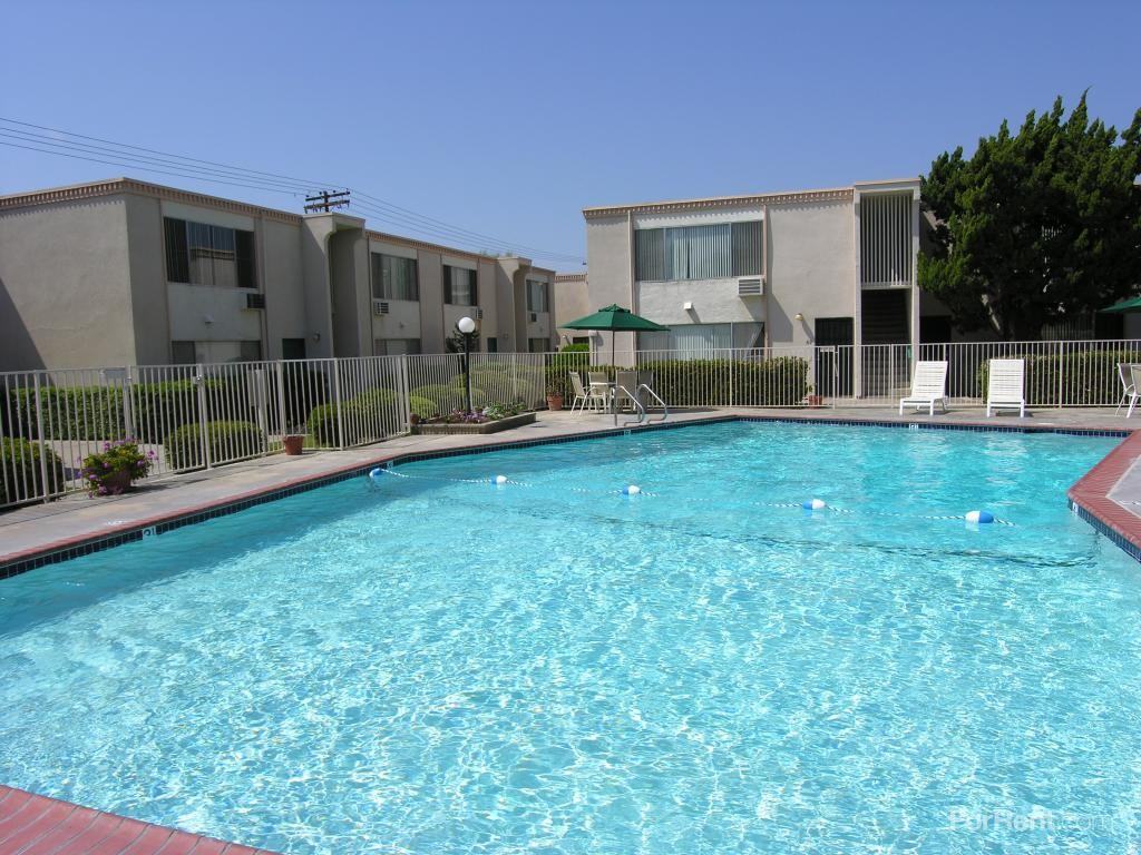 Colony Court Apartments - Photo 3 of 10