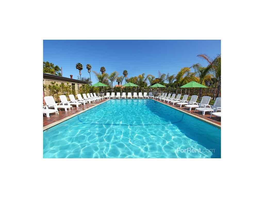 Town Park Villas Apartments 4633 Governor Dr, San Diego, CA 92122