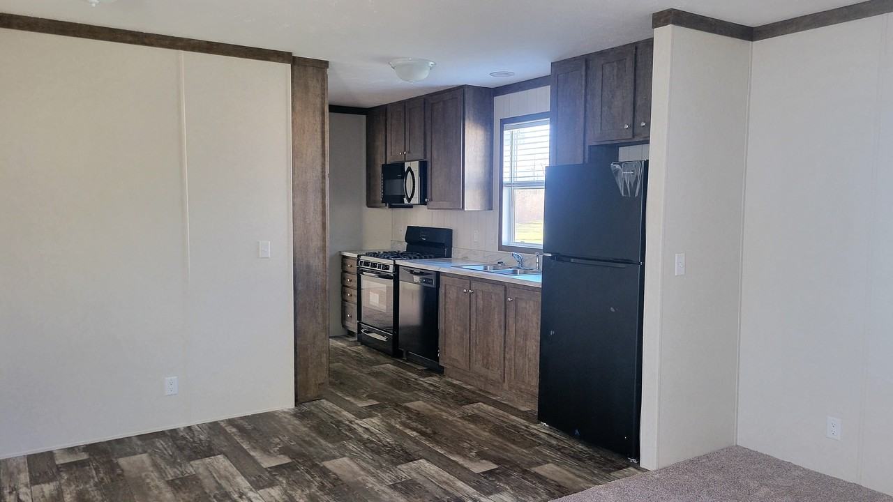 372 Utah Ct #372 - Photo 3 of 11