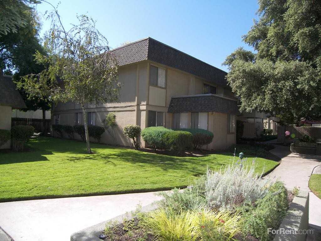 Inglewood Oaks - Photo 2 of 2