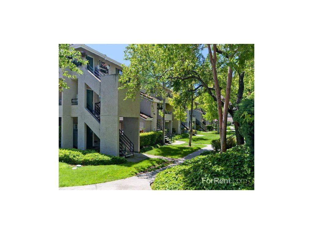 Willowbend Apartments & Townhomes - Photo 2 of 8