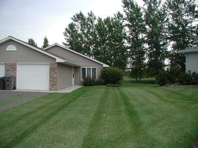 840 Highview Dr - Photo 3 of 4