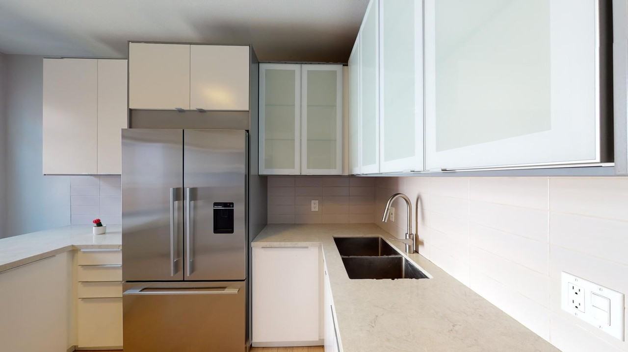 Beautiful SoMa apartment near cafes, parks & transit - Photo 2 of 20