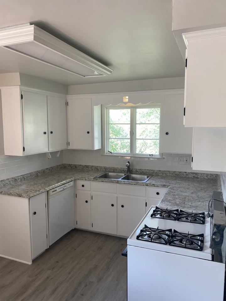 3377 Greenway Rd #1 - Photo 2 of 17