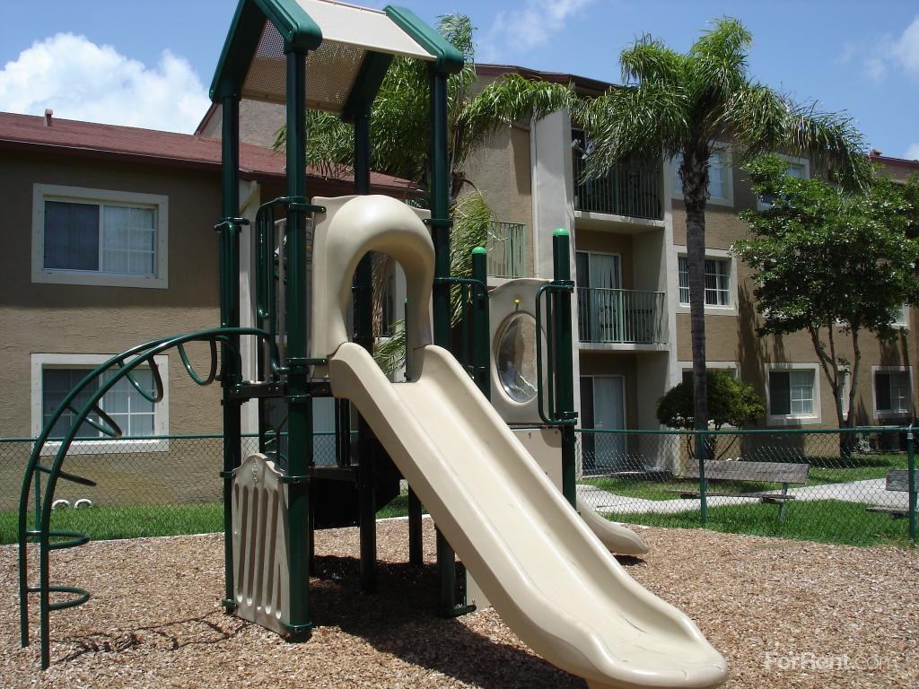 Oaks at Pompano - Photo 2 of 3