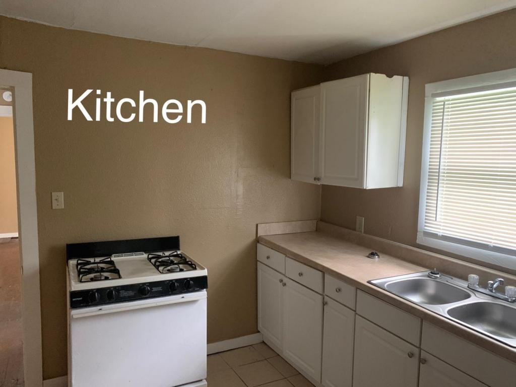 6228 Singletary St - Photo 3 of 14