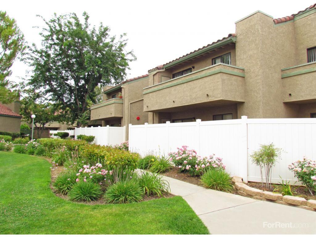 La Quinta Apartments - Photo 3 of 3