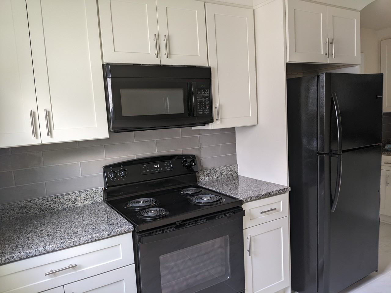 711 Devon Dr - Photo 3 of 18