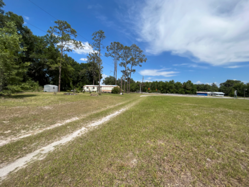 8010 Se Us Highway 301 - Photo 3 of 7