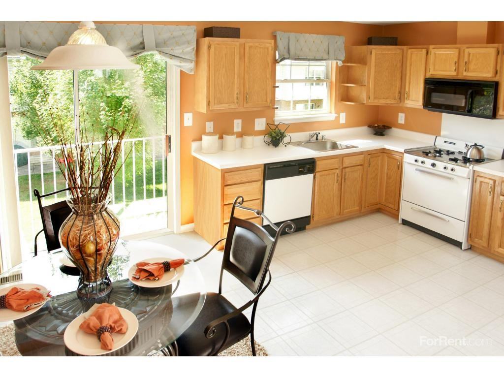 Carlson Woods Townhomes - Photo 2 of 8