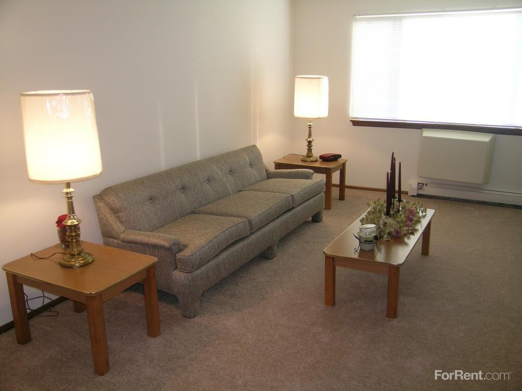 Howard Garden Apartments - Photo 2 of 6