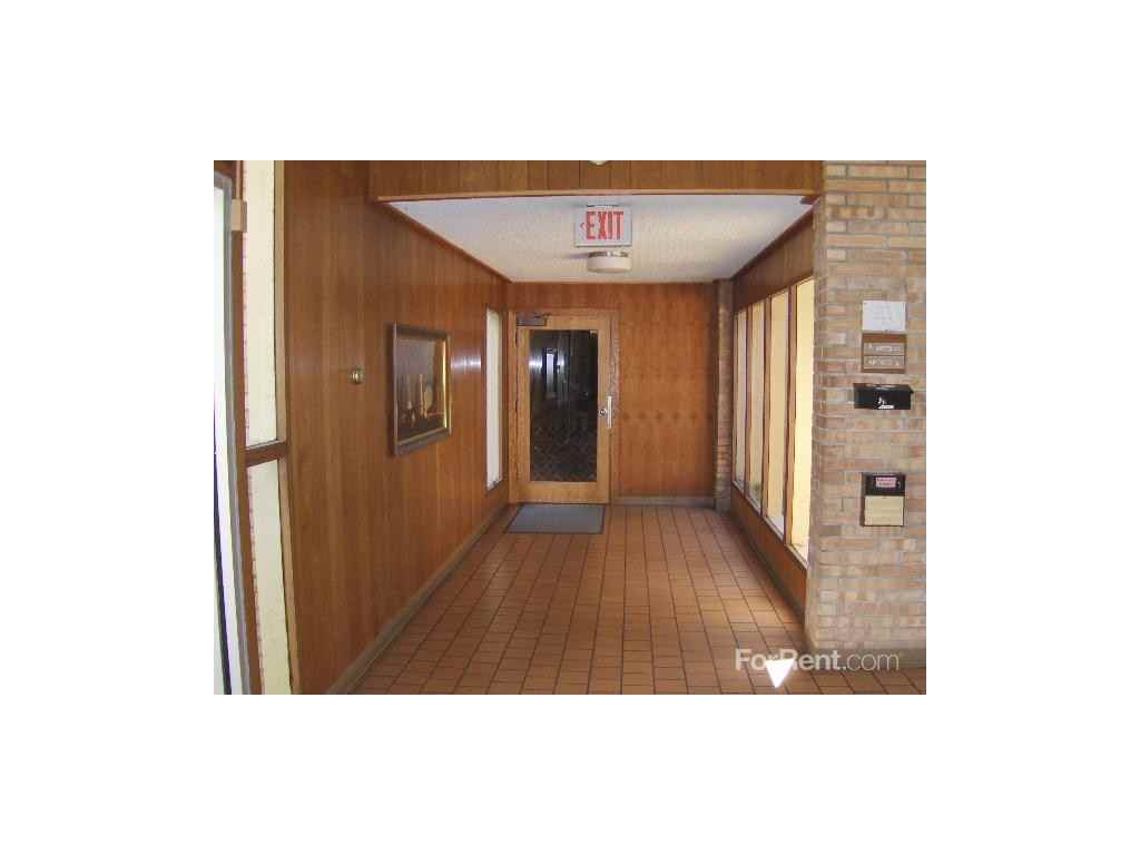 Parkview Manor - Photo 3 of 19