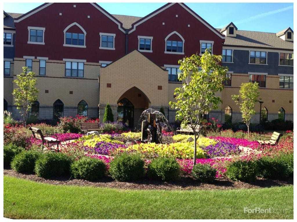 Lake Oaks Apartments - 55+ Community - Photo 2 of 2