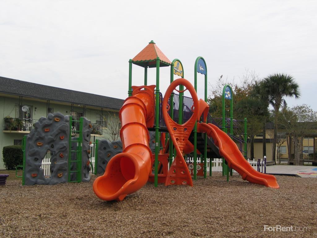 Hollowbrook Apartments - Photo 3 of 14