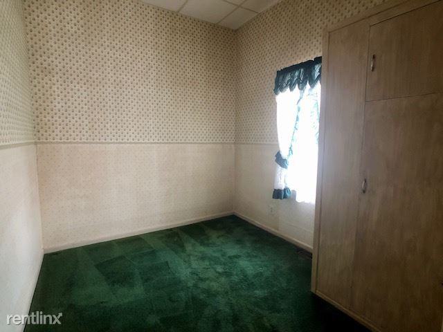 338 N Adams St - Photo 3 of 5