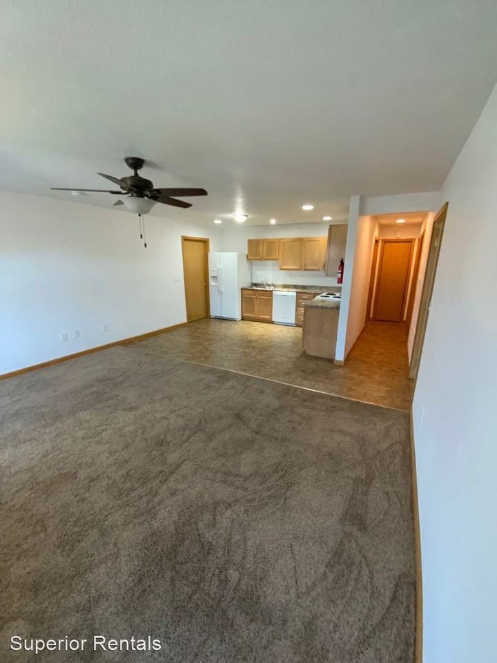 221 Glenda Drive - Photo 3 of 6