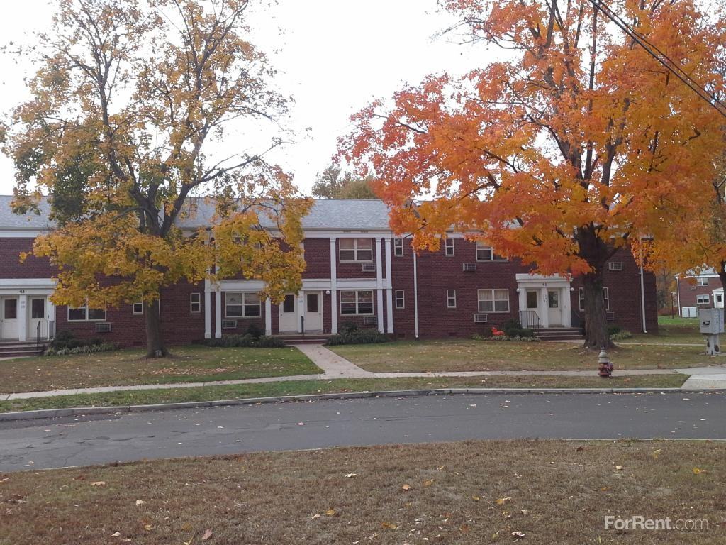 Leland Gardens - Photo 2 of 8