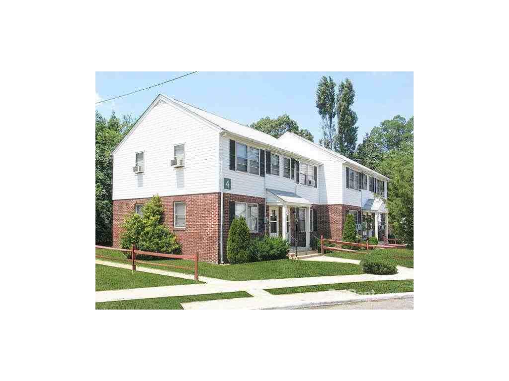 River Terrace Apartments - Photo 2 of 19