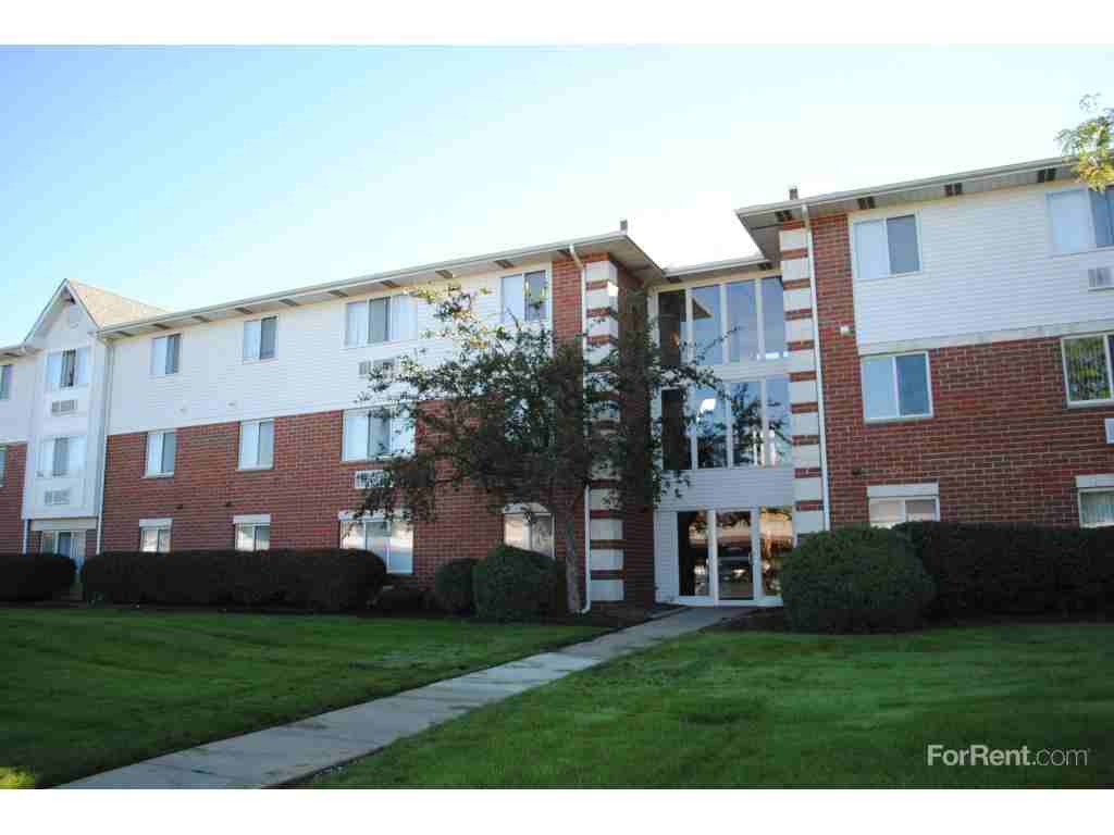 Bedford Place Apts. - Photo 2 of 19