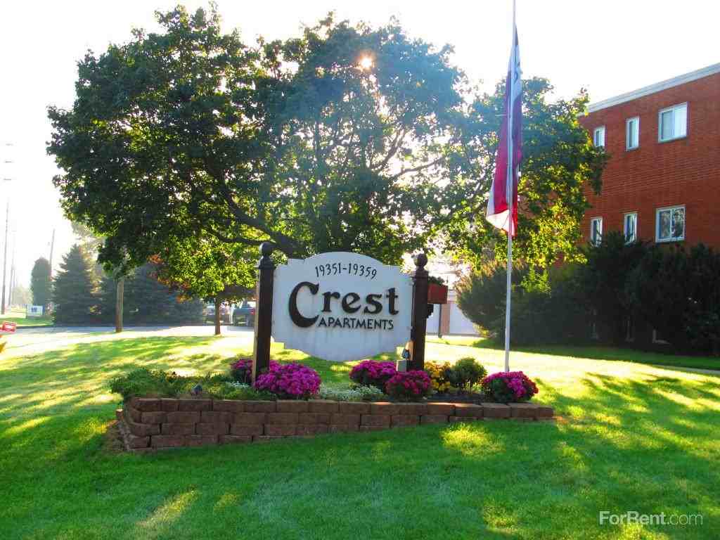 Crest Apartments - Photo 3 of 3