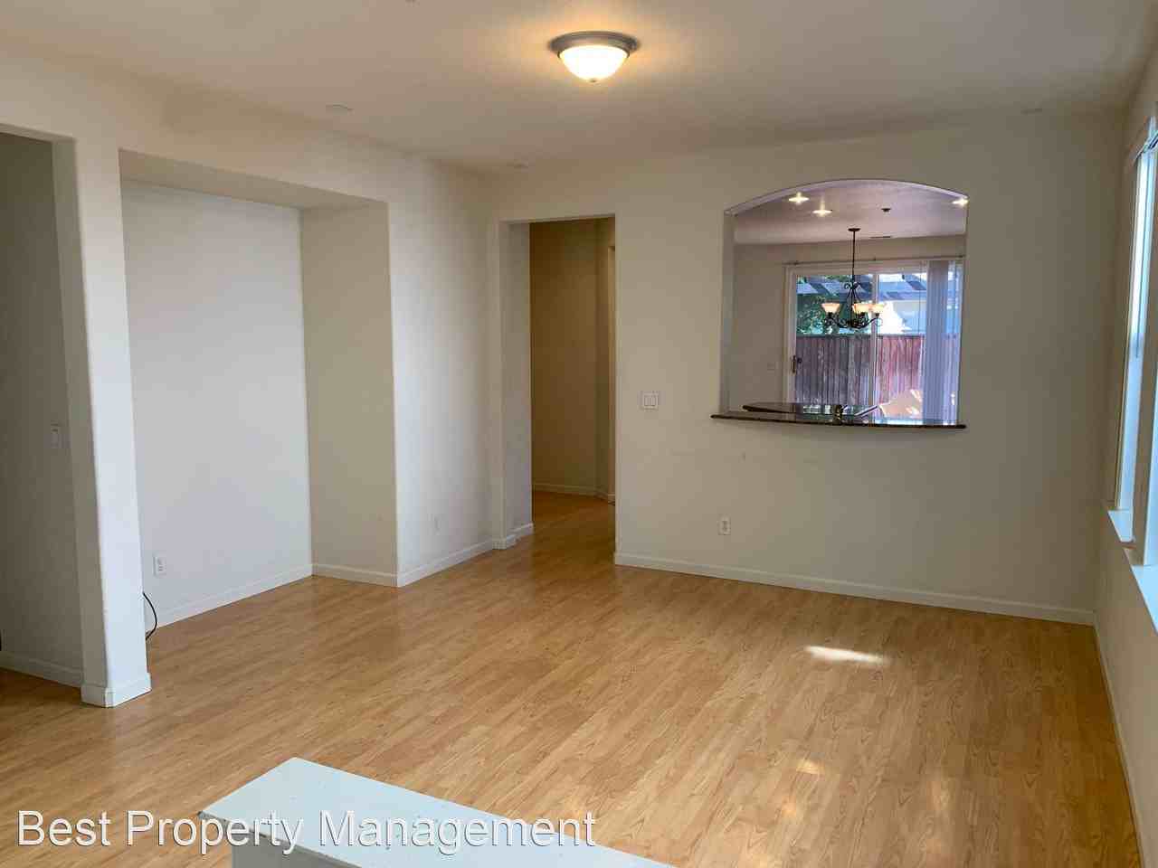 533 Jacaranda St - Photo 3 of 18