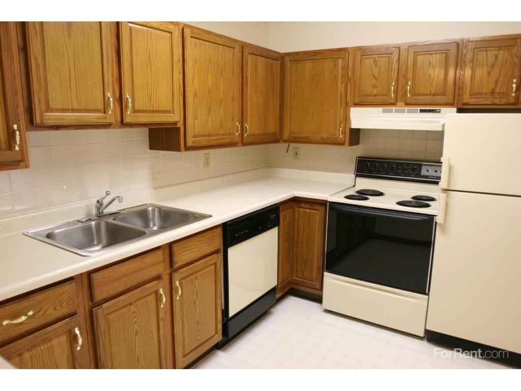 Bob-O-Link Apartments - Photo 2 of 19