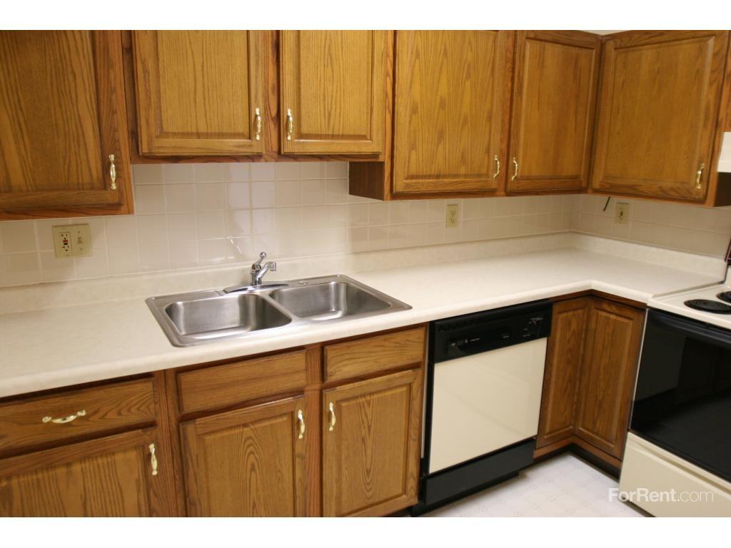 Bob-O-Link Apartments - Photo 3 of 19