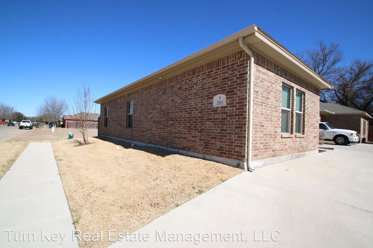 225 Stewart Bend Ct - Photo 2 of 18
