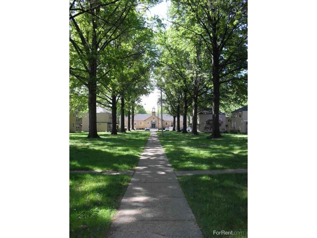 Park Lane Manor - Photo 2 of 2